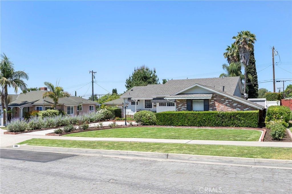 listing image 130728613673825700822