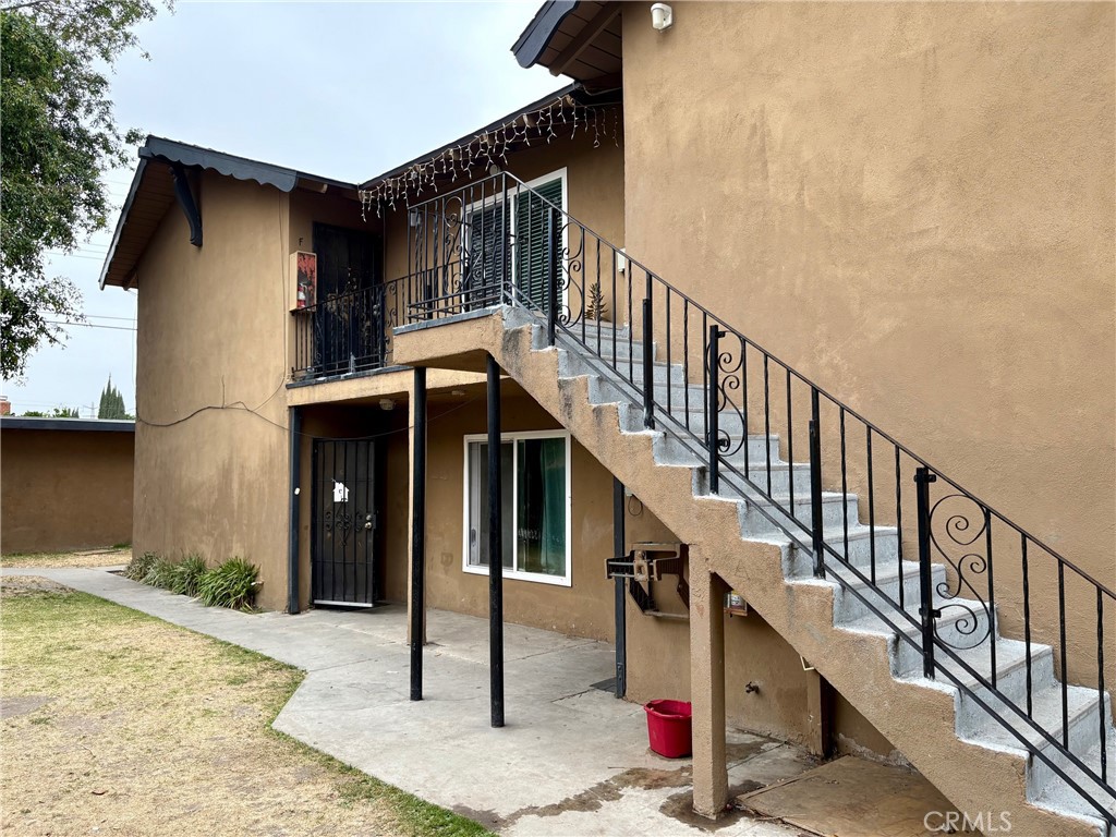 8641 Cerritos Avenue E