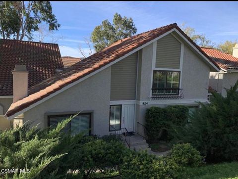 Photo of 924 Thistlegate Road, Oak Park, CA 91377 (MLS # 226001583)