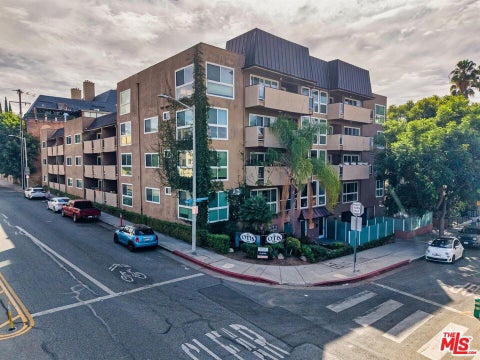 Photo of 1284 Havenhurst Drive, Los Angeles, CA 90046 (MLS # 26103394)