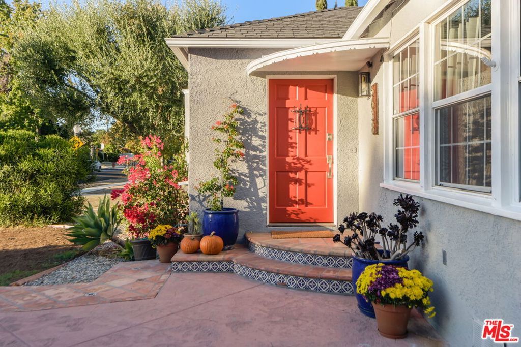 Photo of 5638 Beck Avenue, North Hollywood, CA 91601 (MLS # 25608245)