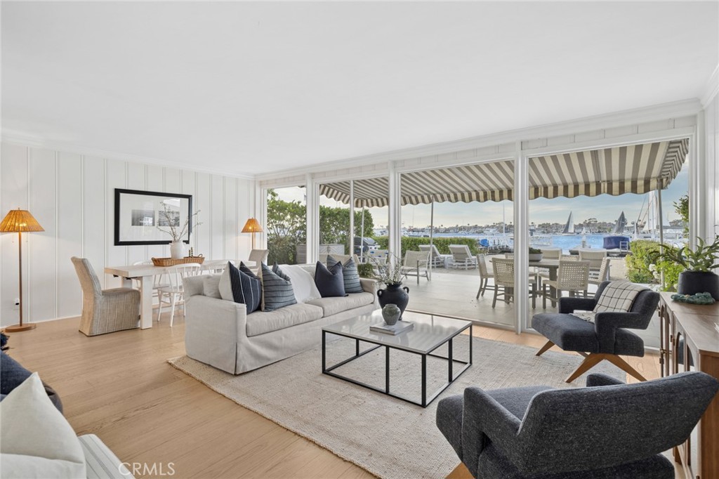 1411 E Bay