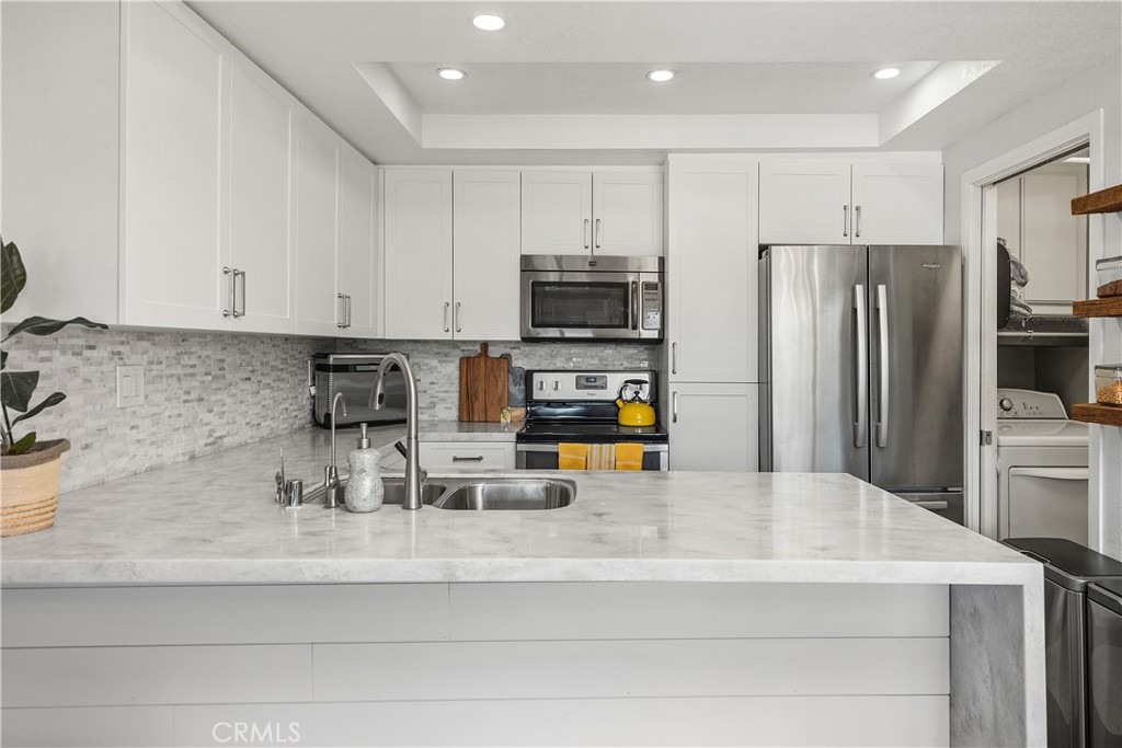 7112 Apricot Drive 7112