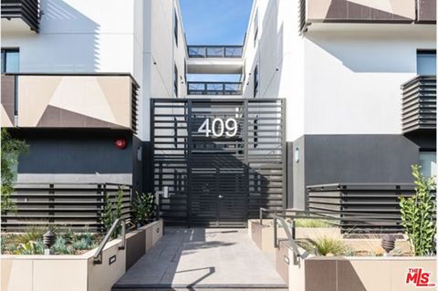 Photo of 409 Hayworth #108, Los Angeles, CA 90048 (MLS # 26652965)