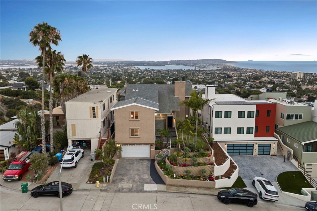 1269 Van Nuys