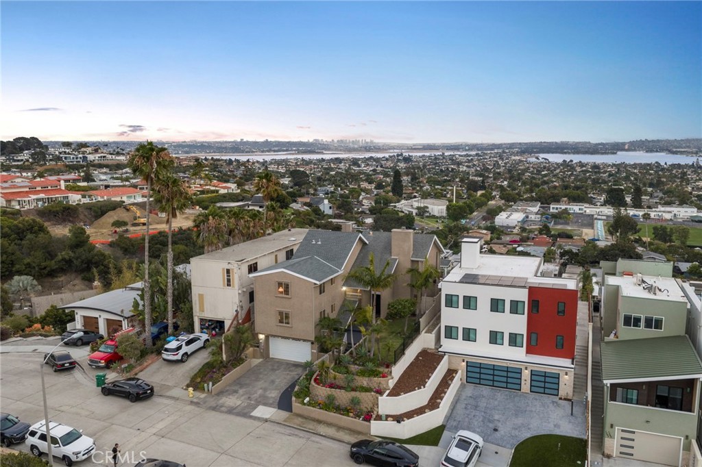 1269 Van Nuys