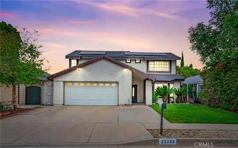 Photo of 21733 Vintage St, Chatsworth, CA 91311 (MLS # SR26106534)