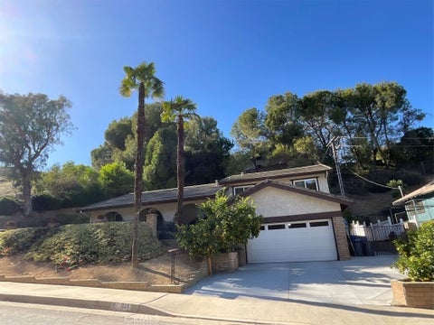Photo of 821 Puma Canyon Lane, Glendora, CA 91740 (MLS # CV26234653)