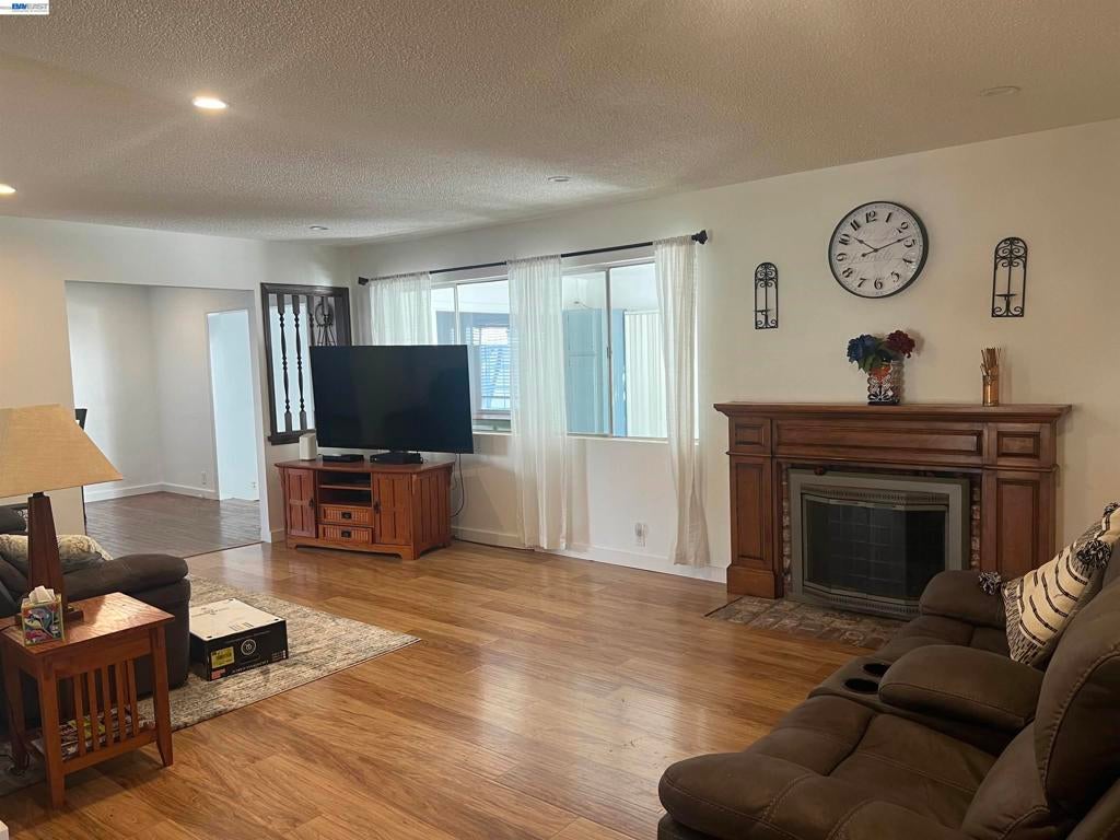 8499 Bandon Dr