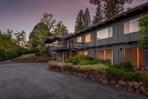 Photo of 15 Naranja Way, Portola Valley, CA 94028 (MLS # ML82058982)