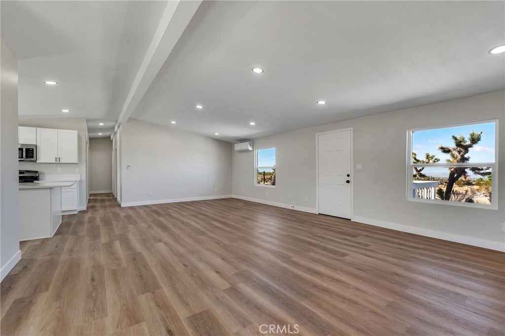 1563 Mono Road