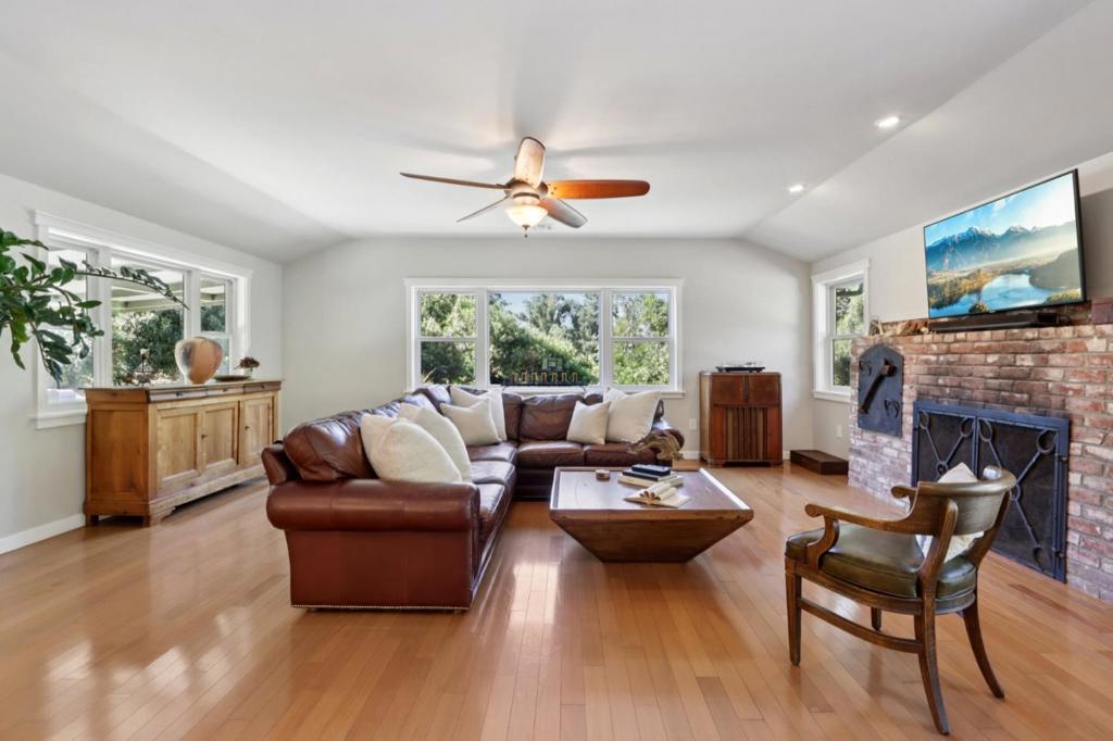 11265 Canyon Drive