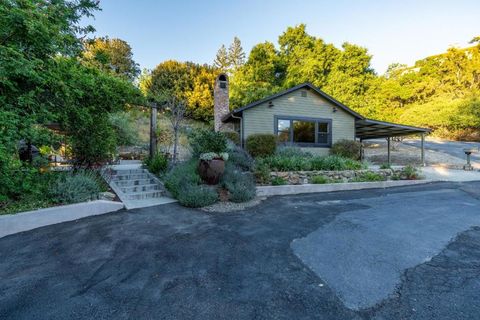 Photo of 11265 Canyon Drive, San Jose, CA 95127 (MLS # ML82041937)