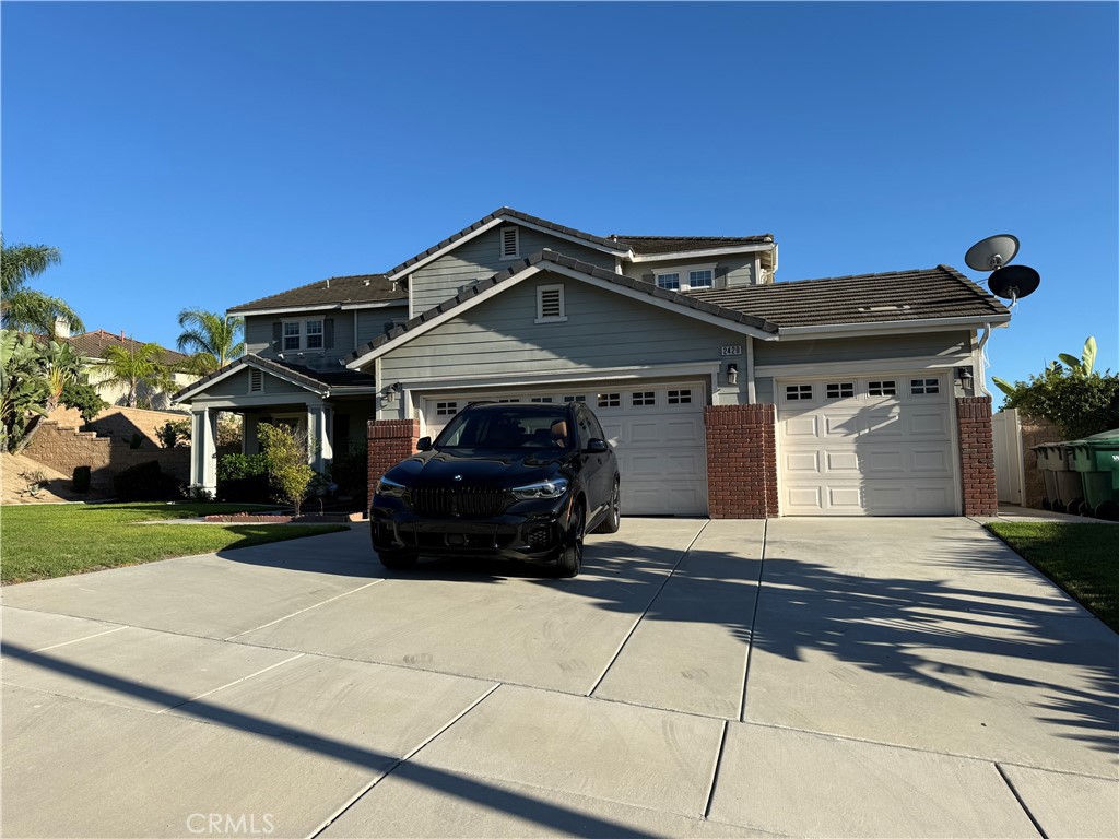 This Beautiful 5 bedroom, 3 baths house with new installed flooring throughout the house. Formal living room and dining room with ambient lighting. Chef's kitchen connect to breakfast room. One bedroom and one bath downstairs perfect for elderly people. 4 bedrooms including master suite and one media room upstairs.