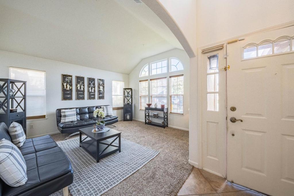 1637 Marshfield Court