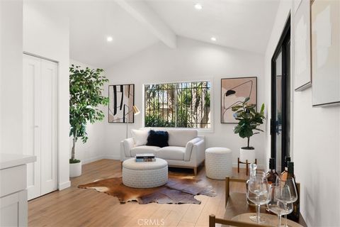 1559 W 113th Los Angeles CA 90047