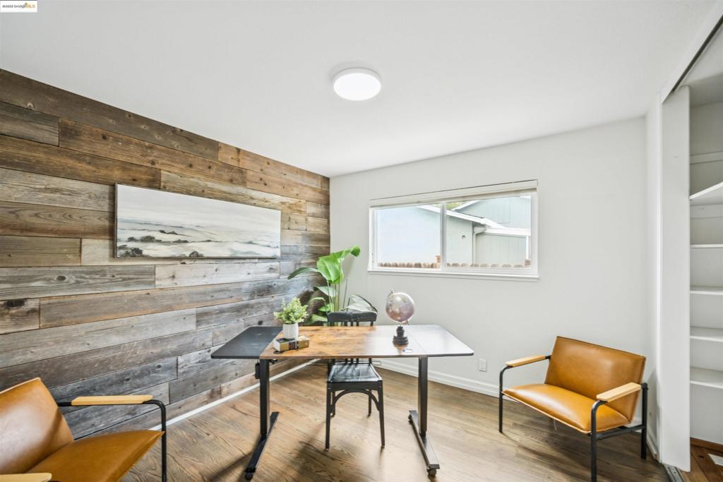 CRESTWOOD - Residential