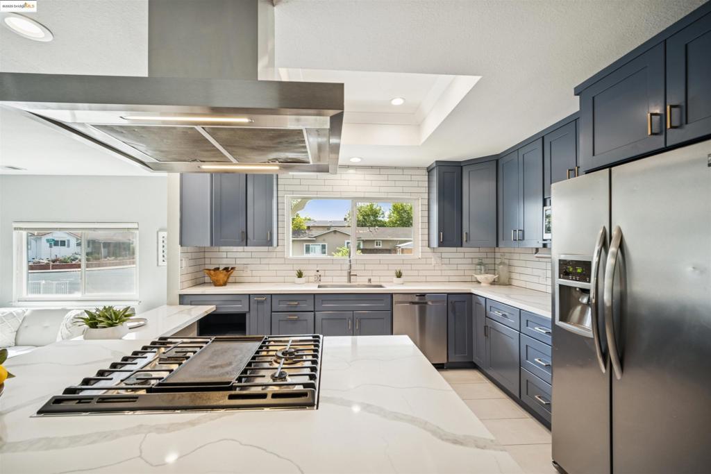 CRESTWOOD - Residential