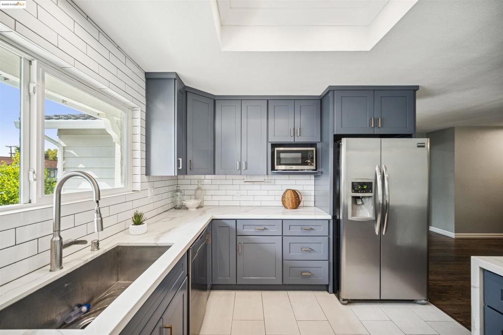 CRESTWOOD - Residential