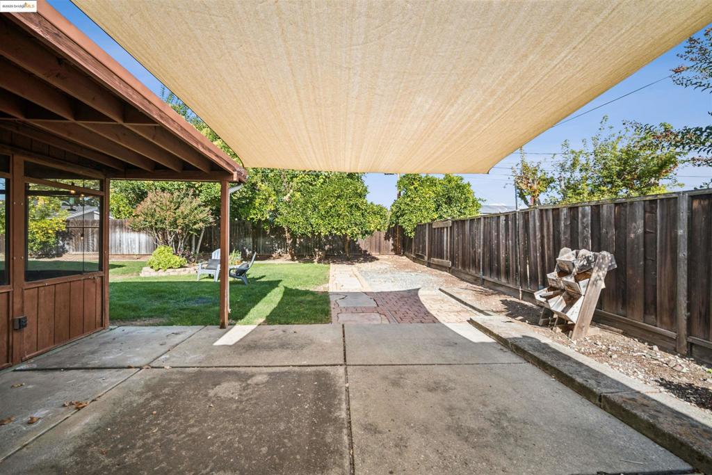 CRESTWOOD - Residential