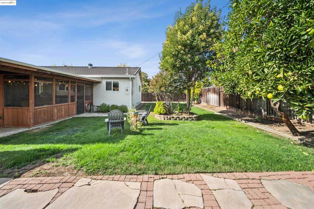 CRESTWOOD - Residential