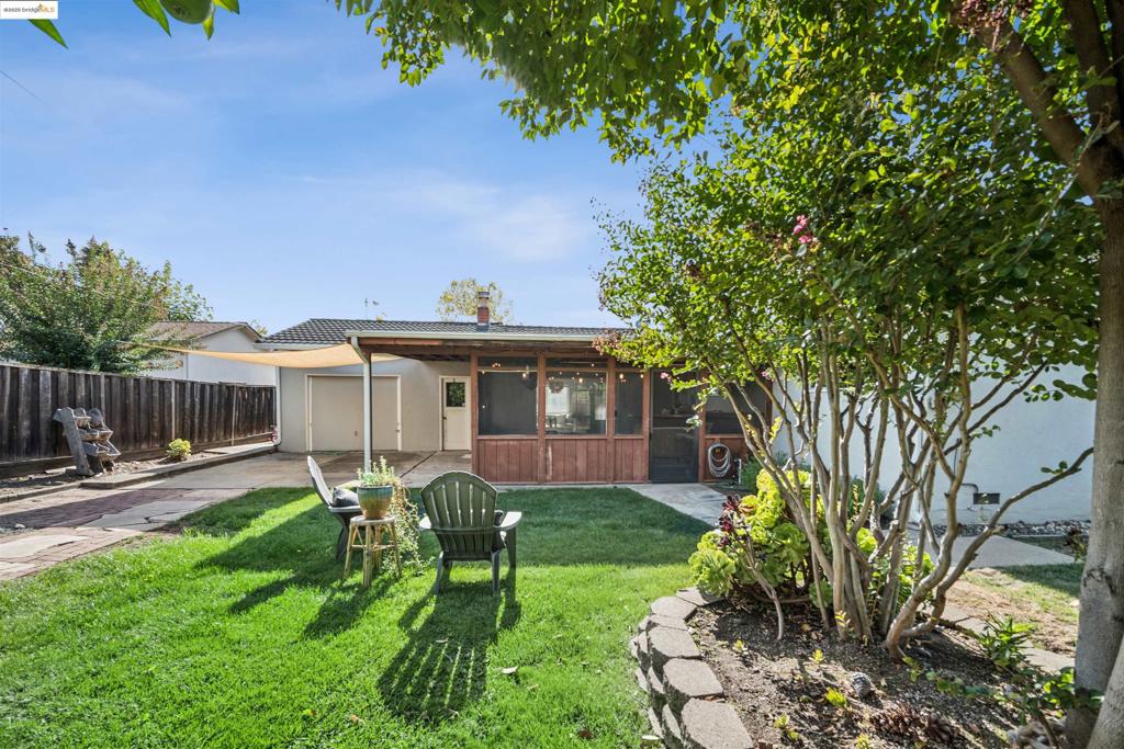 CRESTWOOD - Residential
