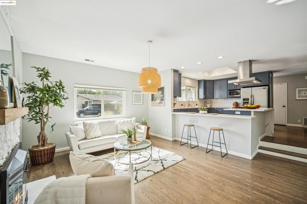 CRESTWOOD - Residential