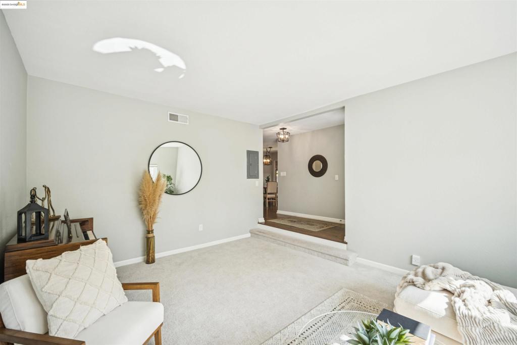 CRESTWOOD - Residential