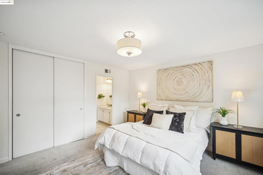 CRESTWOOD - Residential