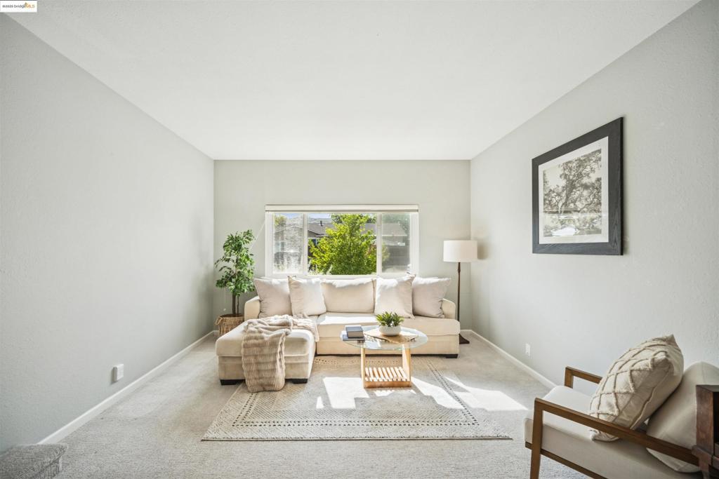 CRESTWOOD - Residential