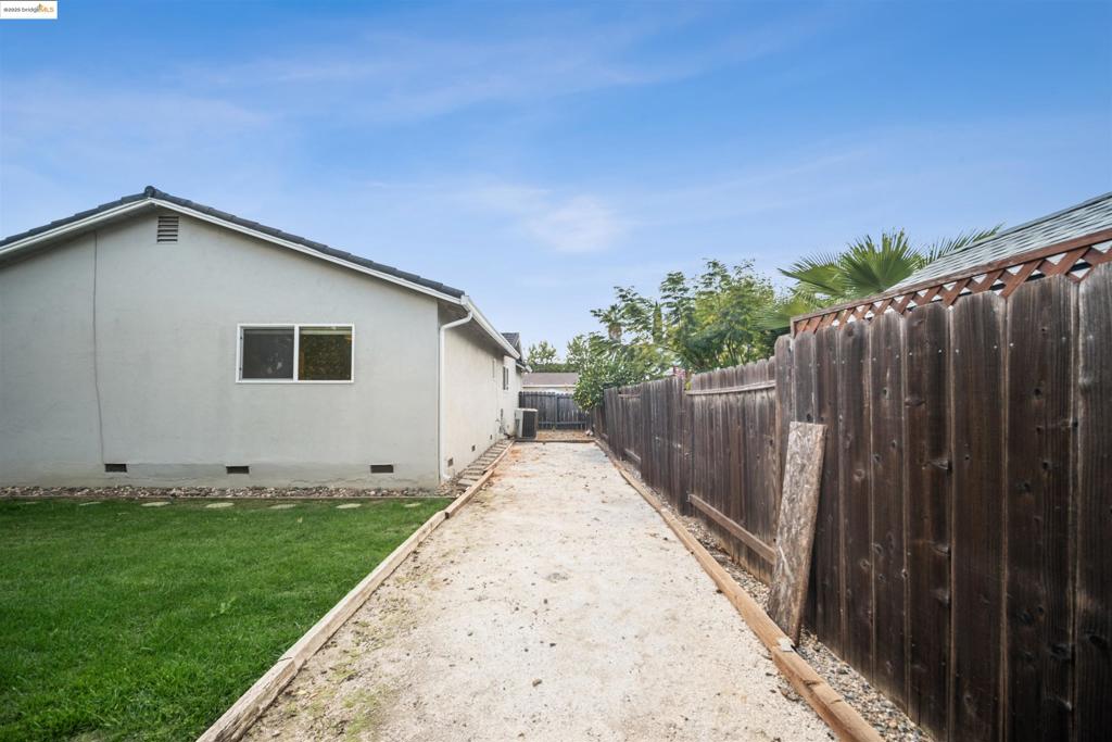 CRESTWOOD - Residential