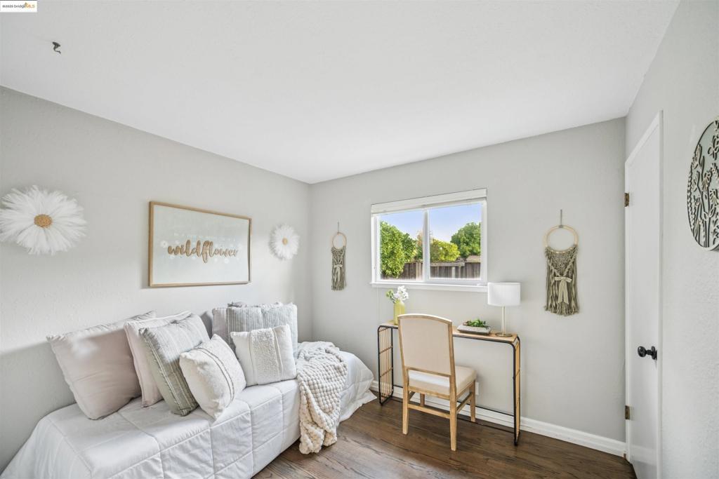CRESTWOOD - Residential