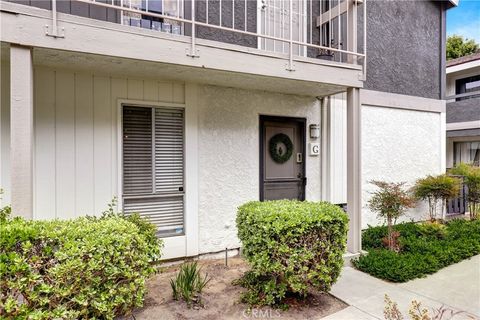 Photo of 2815 S Fairview St, Santa Ana, CA 92704 (MLS # OC26090230)
