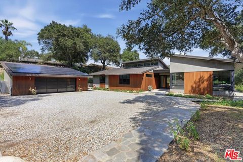 Photo of 3860 Madison Road, La Canada Flintridge, CA 91011 (MLS # 26829927)