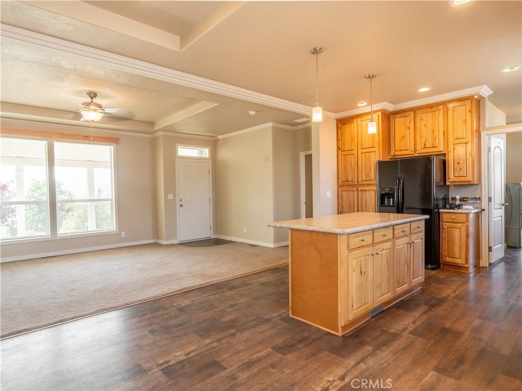 5548 Newland