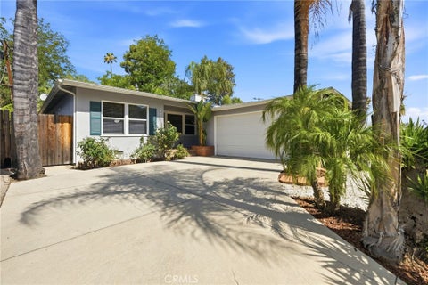 Photo of 5027 Rigoletto Street, Woodland Hills, CA 91364 (MLS # SR26233471)