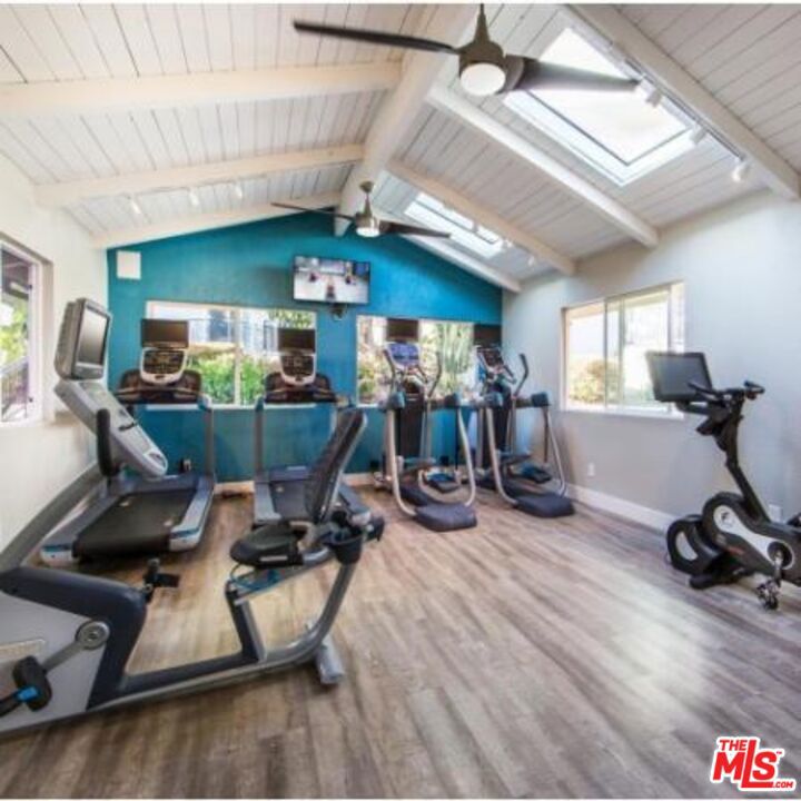 6600 Beachview Drive 404