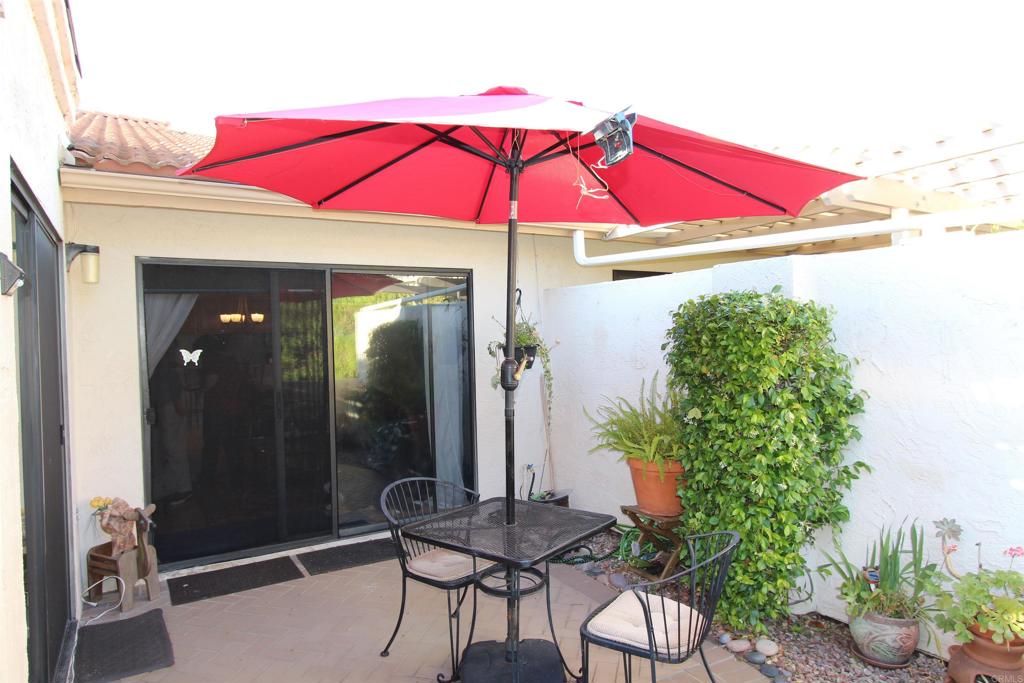 17889 Avenida Cordillera