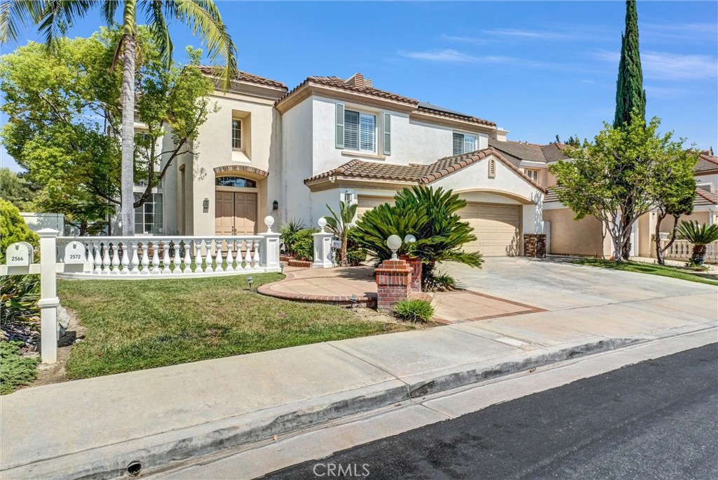 2572 Carlton Place