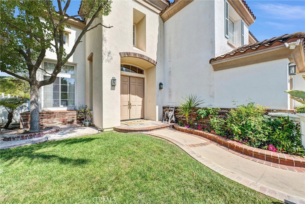 2572 Carlton Place