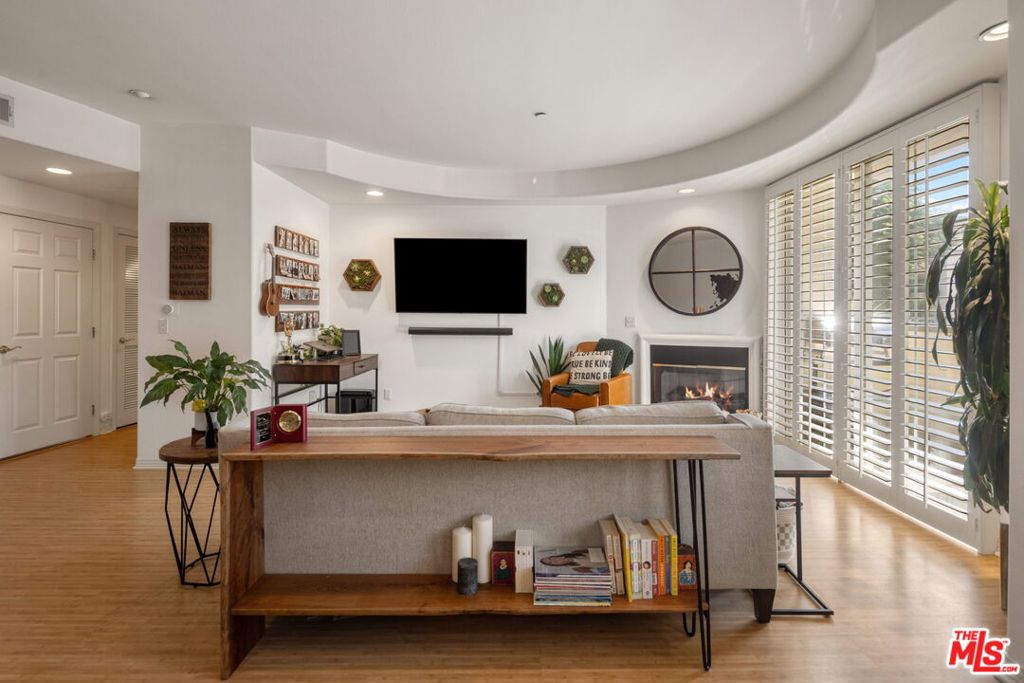 4400 Cartwright Avenue 102