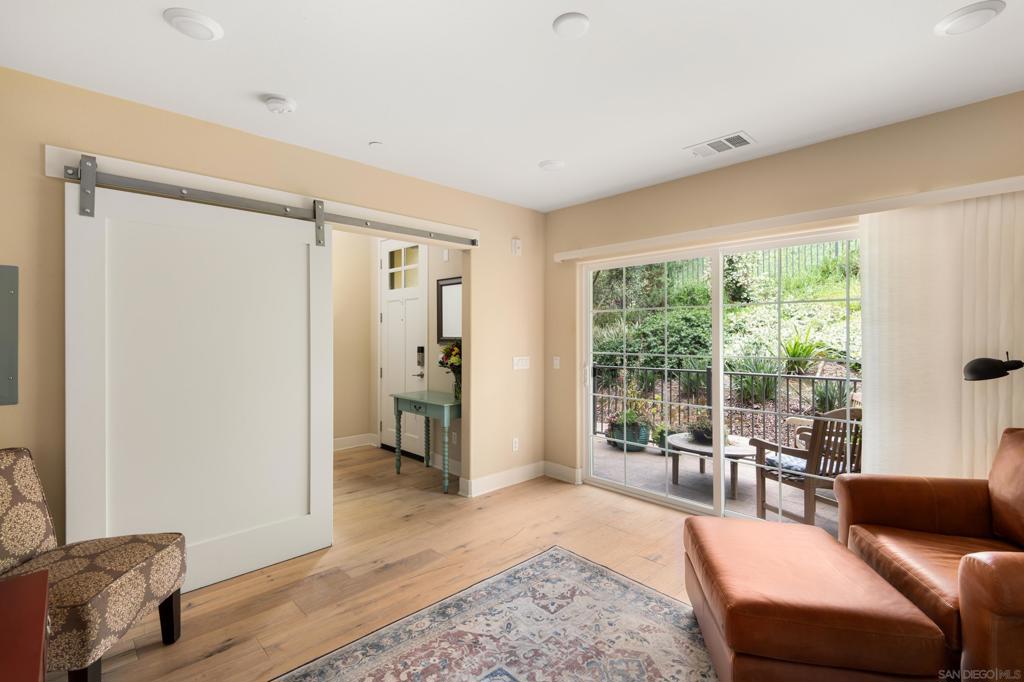 2406 Torrey Pines Rd 152