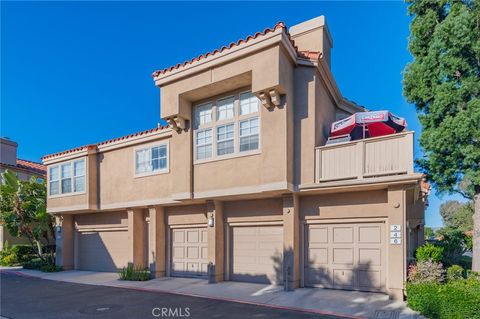 Photo of 2 Ellisworth Aisle, Irvine, CA 92620 (MLS # OC25272078)