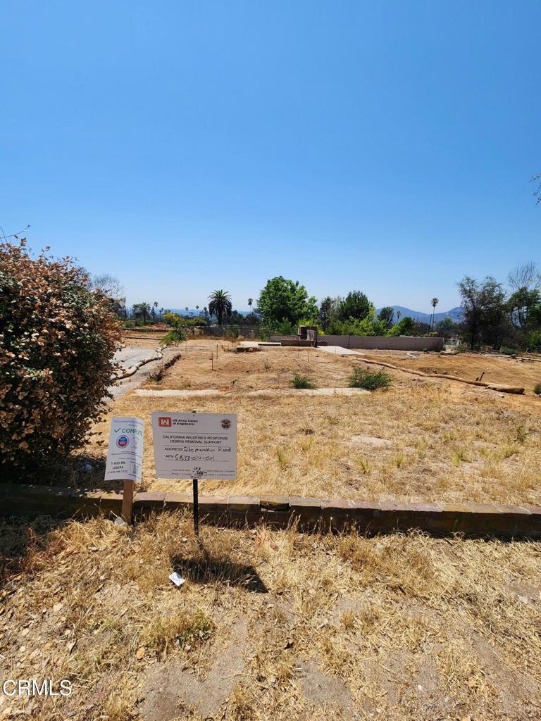 Come and build your beautiful dream home. Plenty of neighborhood trees and charming streets. Just bring your architect and contractor.
