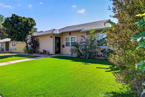 Photo of 8007 Louise AVE, Northridge, CA 91325 (MLS # BB26101411)