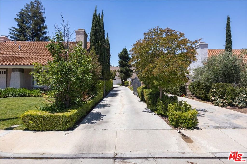 29018 Saddlebrook Drive