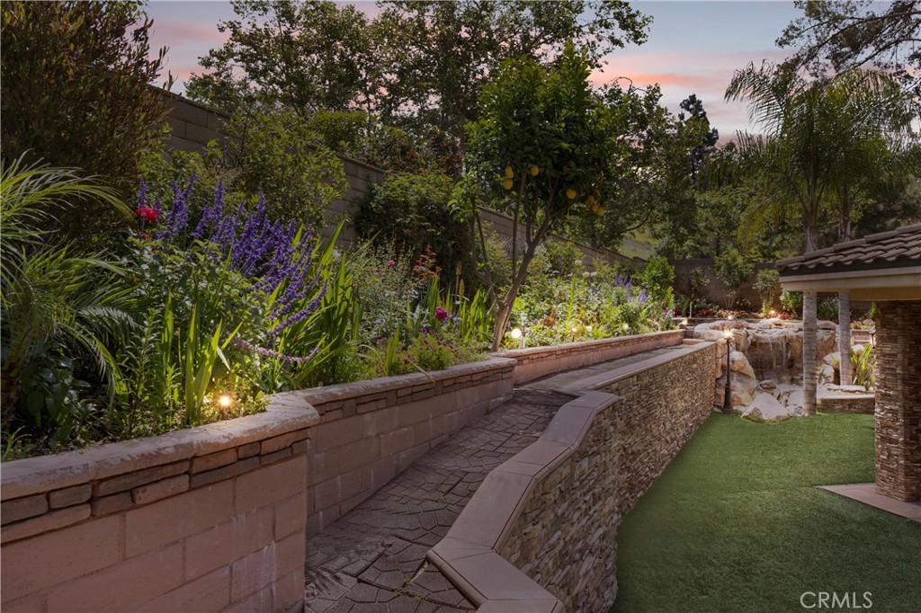 1202 Duke Lane