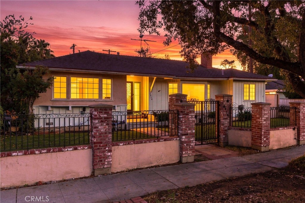 6414 Corbin Avenue