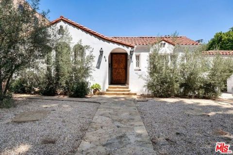 Photo of 1/2 N Mccadden Place, Los Angeles, CA 90038 (MLS # 26833831)