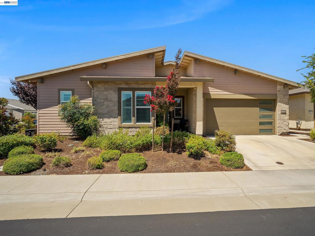 3001 Compass Ln
